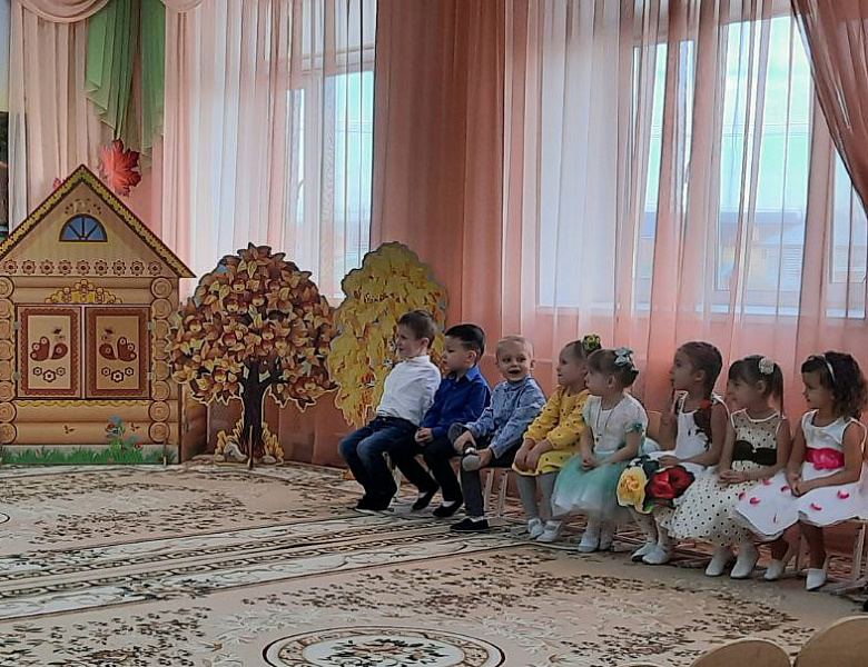"Путешествие на осеннем паровозике"